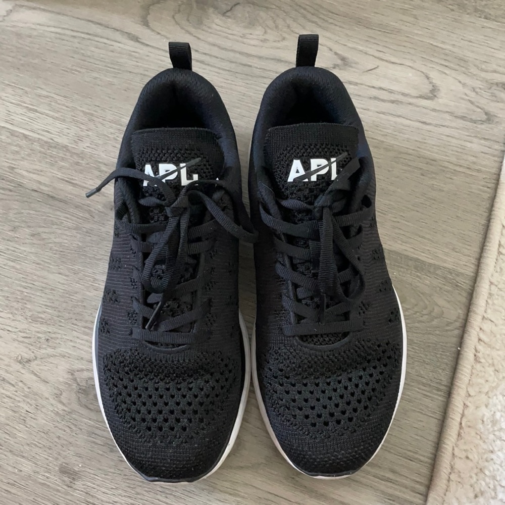 APL techloom pro sneakers
